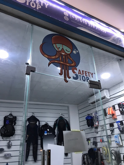 Blue Whales safari Liveaboards & dive shop