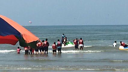 Priya scuba diving