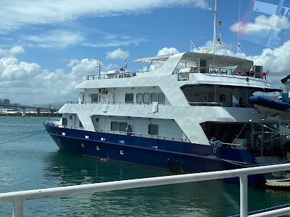 Infiniti liveaboard