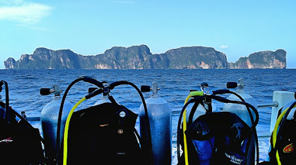 PhiPhi Underwater