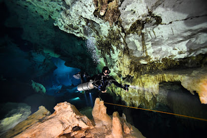 Kris Cros Diving