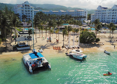 ScubaCaribe - Diving & Water Sports