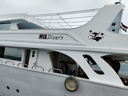 Mix divers - diving center