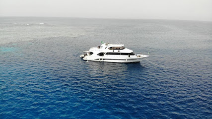 White Shadow yacht for cruises and diving